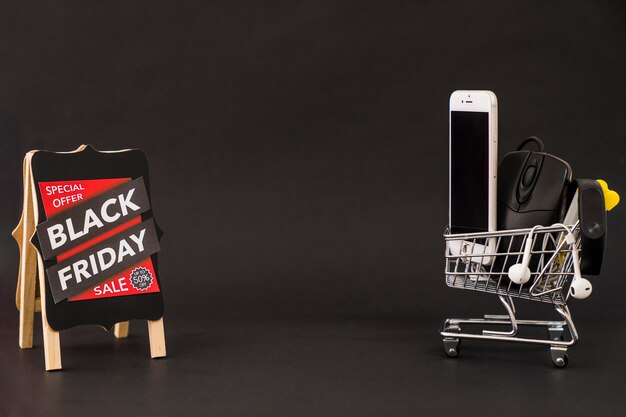 Concepto de black friday con espacio en medio