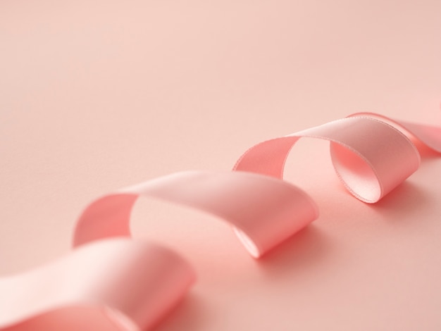 Concepto de cáncer de alto ángulo con cinta rosa