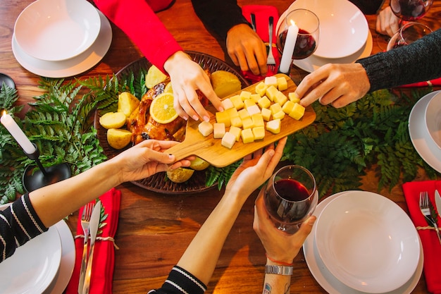 Concepto de cena de navidad con queso