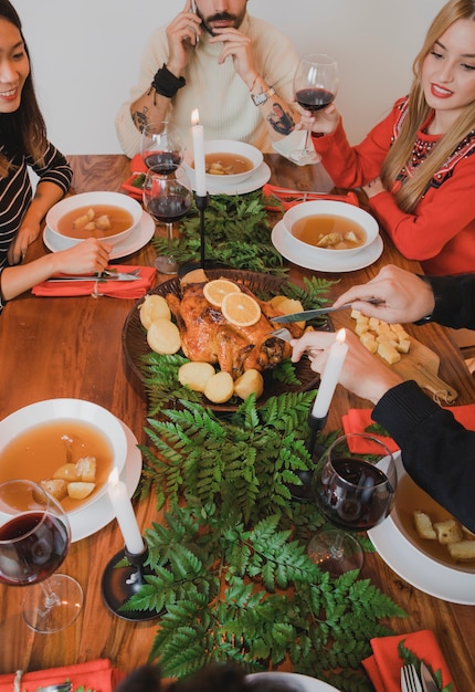 Concepto de cena de navidad con sopa