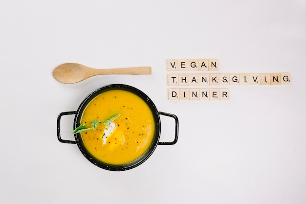 Concepto de cena de thanksgiving vegana