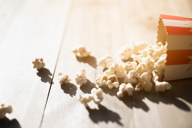 Concepto de cine con palomitas