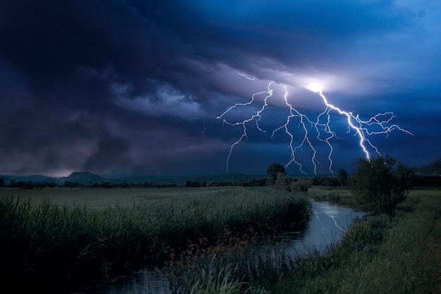 Foto gratuita concepto de collage de efectos meteorológicos