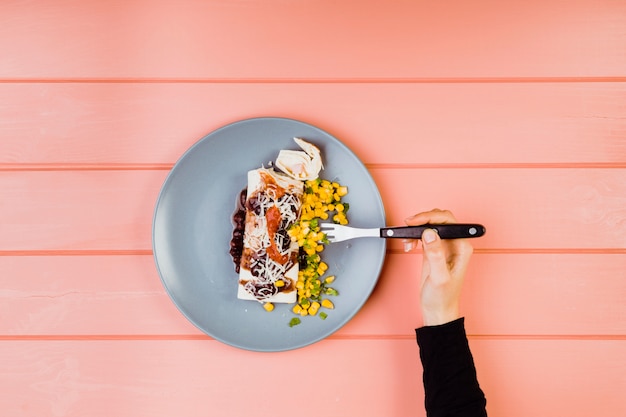 Foto gratuita concepto de comida mejicana con plato