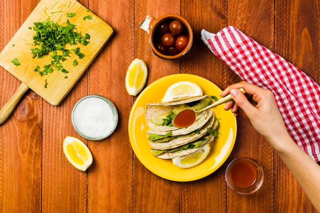 Concepto de comida mejicana con tacos en plato