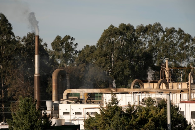 Concepto de contaminación de las emisiones de la fábrica.