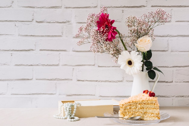 Concepto decorativo del día de la madre con tarta