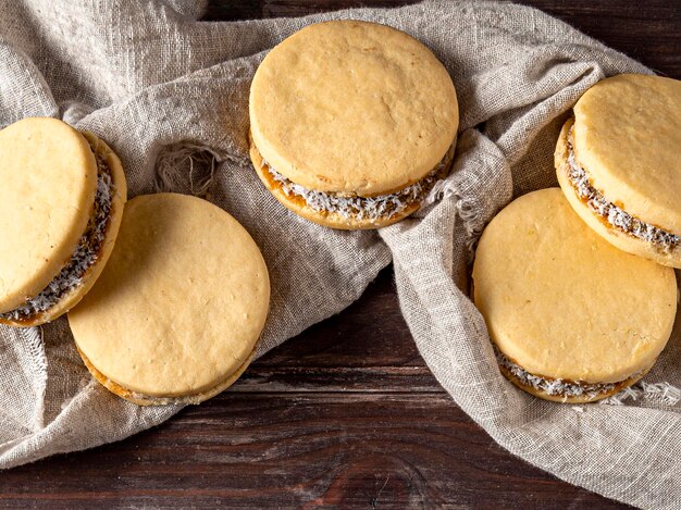 Concepto de deliciosas galletas alfajores