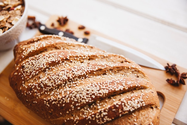 Concepto de desayuno saludable con pan