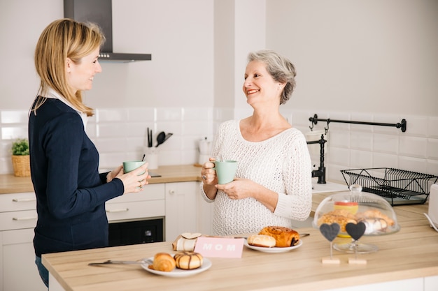 Foto gratuita concepto para el día de la madre con desayuno