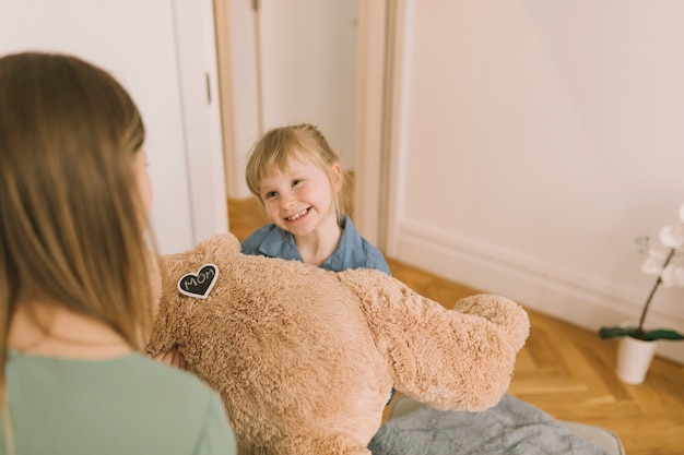 Concepto para el día de la madre con peluche