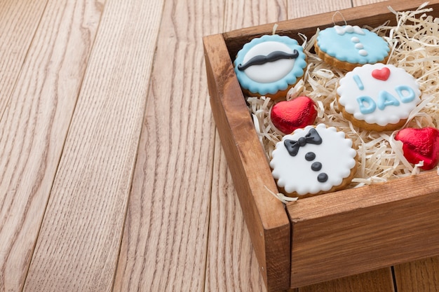 Foto gratuita concepto del día del padre con galletas