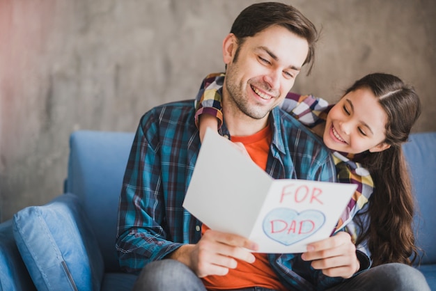 Foto gratuita concepto para el día del padre con hija