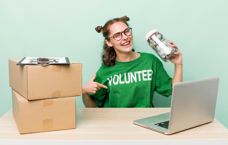 Foto gratuito concepto de donación y voluntariado de mujer bonita
