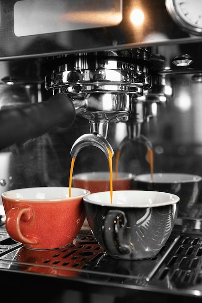 Concepto de elaboración de café con máquina