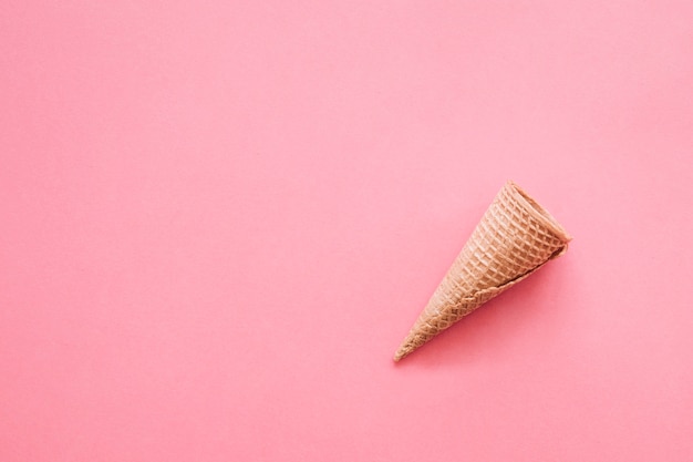 Foto gratuita concepto de helado con cono