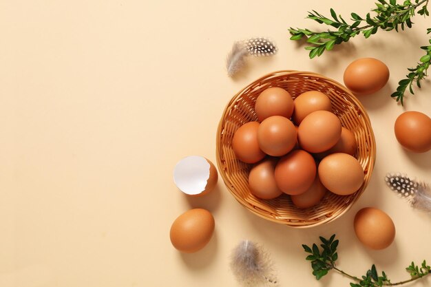 Concepto de huevos de productos agrícolas frescos y naturales espacio para texto