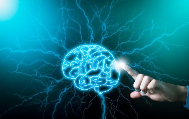 Concepto de ideas de negocios y almacenamiento de datos, mano de hombre de negocios tocando hombre de realidad virtual con neuronas de símbolo en el cerebro, conexión de red en luces brillantes brillantes fondo azul,