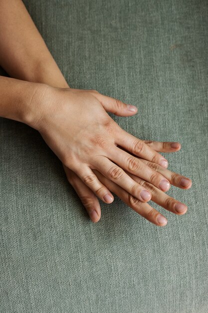 Concepto de manos hermosas y sensibles
