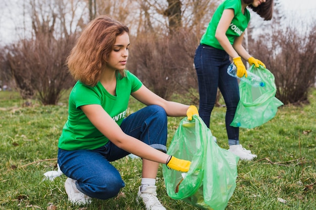 Concepto de medio ambiente y voluntarios