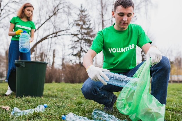 Concepto de medio ambiente y voluntarios