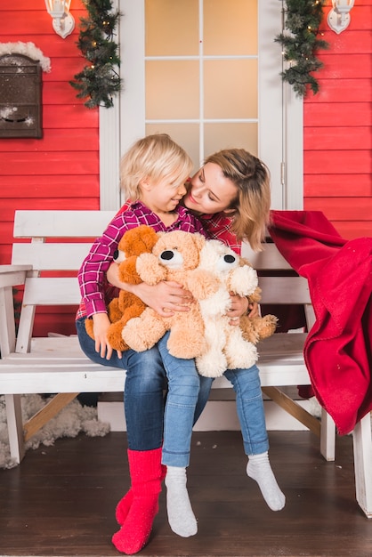 Concepto de navidad con madre e hija