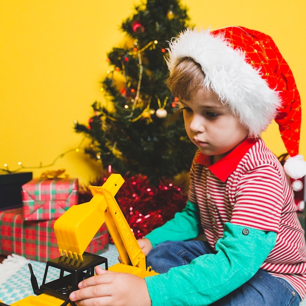 Foto gratuita concepto de navidad con niño