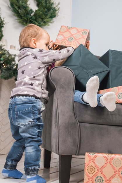 Concepto de navidad con niños