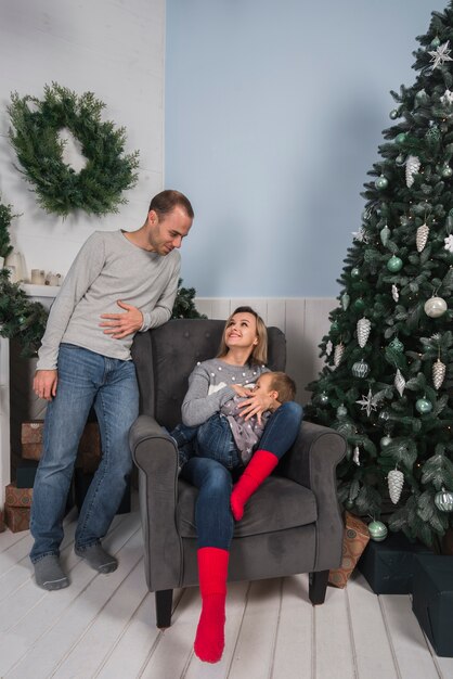 Concepto de navidad con padres