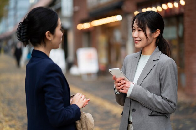 Concepto de negocio japonés con socios comerciales