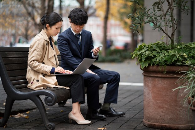 Concepto de negocio japonés con socios comerciales