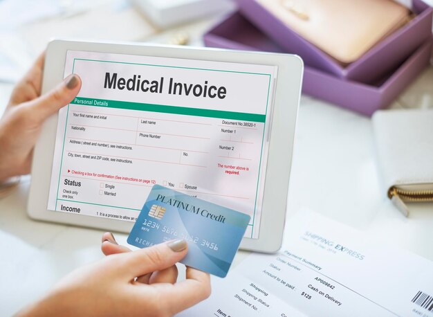 Concepto de paciente de formulario de documento de factura médica