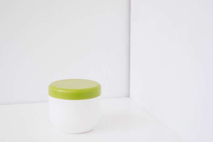 Foto gratuito concepto de packaging para crema
