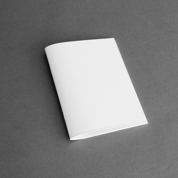 Concepto de papelería con página de papel