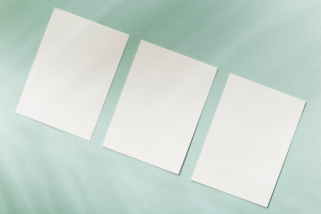 Foto gratuita concepto de papelería tarjetas en blanco