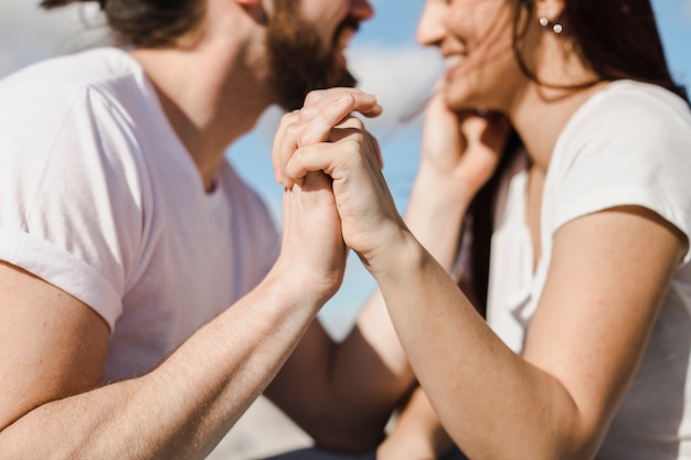 Foto gratuita concepto de pareja y verano