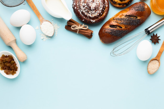 Concepto de pastelería deliciosa con espacio de copia