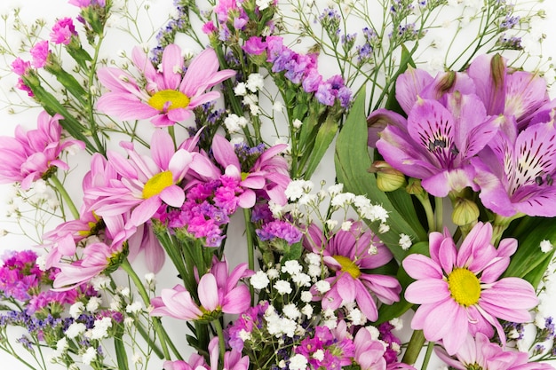 Foto gratuita concepto de primavera con hermosas flores