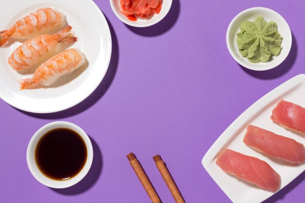 Concepto de primer día de sushi con salsa de soja