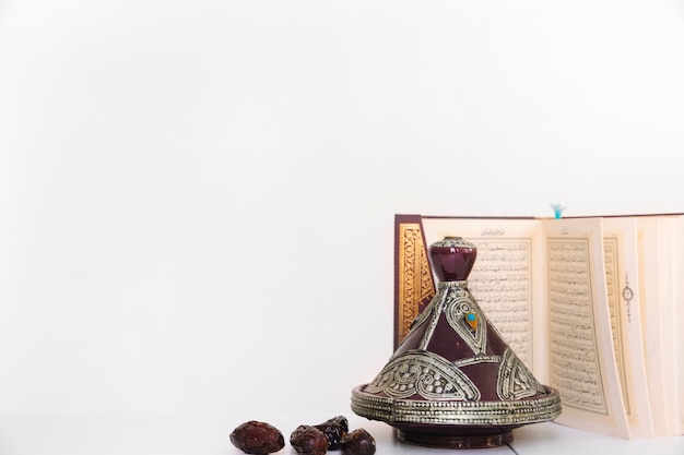 Concepto de ramadán con corán