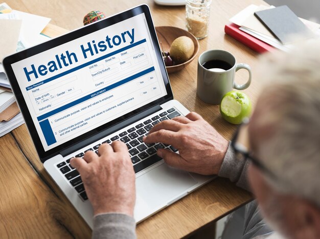 Concepto de registro de historial de reclamaciones de formulario de verificación de salud
