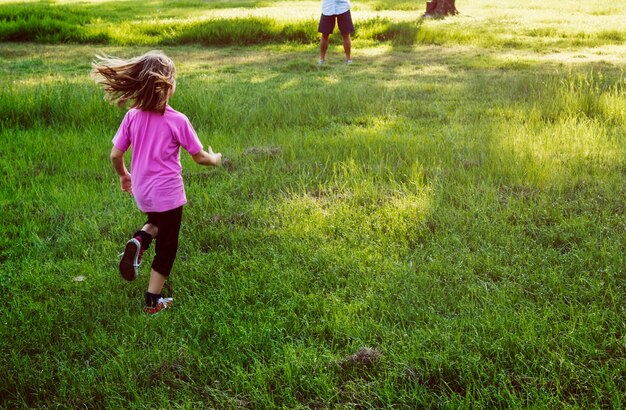 Concepto de la relajación de la unidad de Parenting de las generaciones de la familia