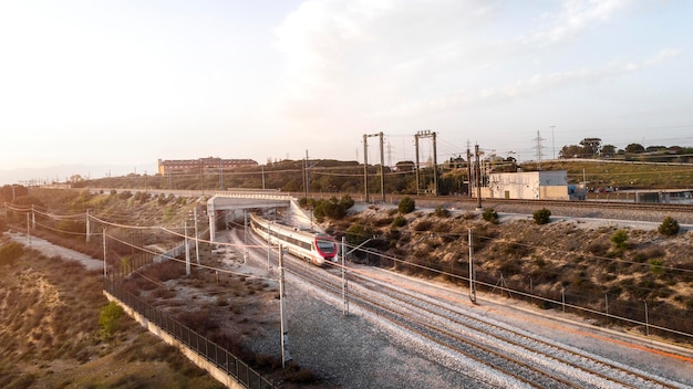 Concepto de transporte con vista aérea del tren.