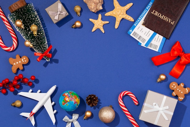 Concepto de viaje navideño con avión