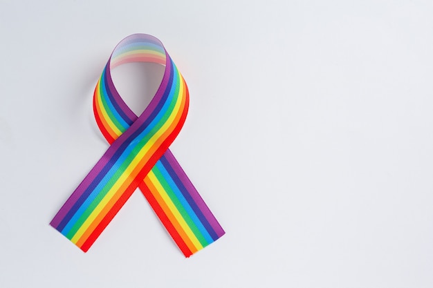 Foto gratuita conciencia de la cinta del arco iris para el concepto de orgullo de la comunidad lgbt