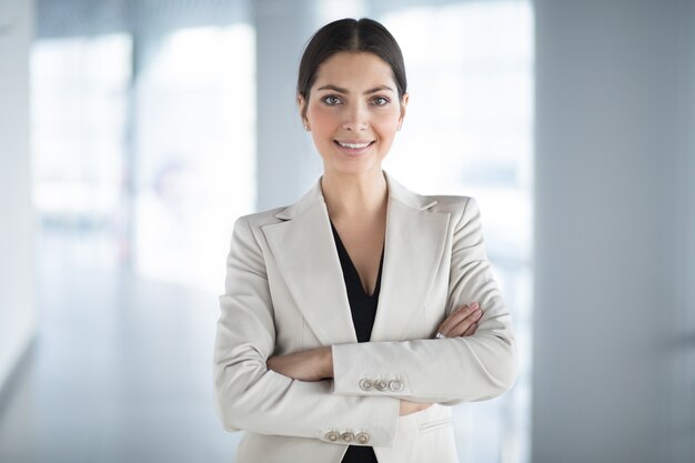 Confidente, bastante, empresa / negocio, mujer, brazos, cruzado