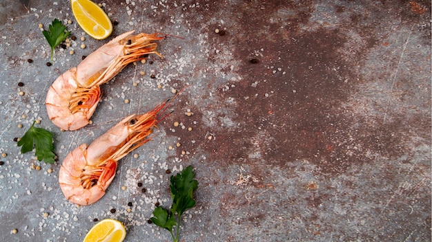 Conjunto de camarones con espacio de copia