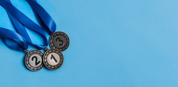 Conjunto de diferentes medallas