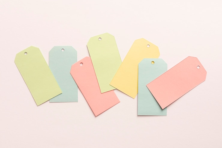 Foto gratuito conjunto de etiquetas de cartón pastel