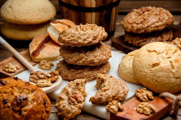 Conjunto de galletas en la mesa